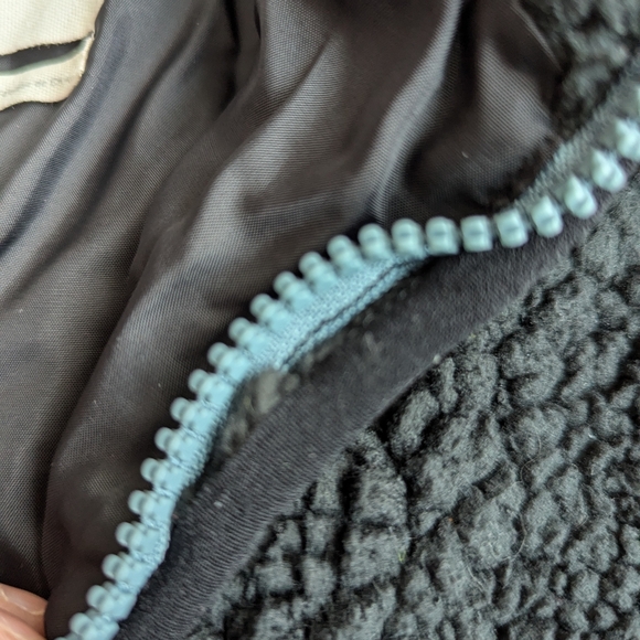 Urban Outfitters Cozy Black Sherpa Teddy Jacket - Picture 9 of 12